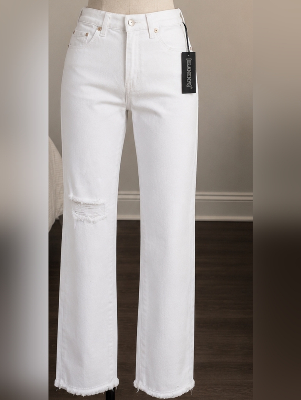 Blank NYC White Straigh Leg Women Jeans with Distressed Knee